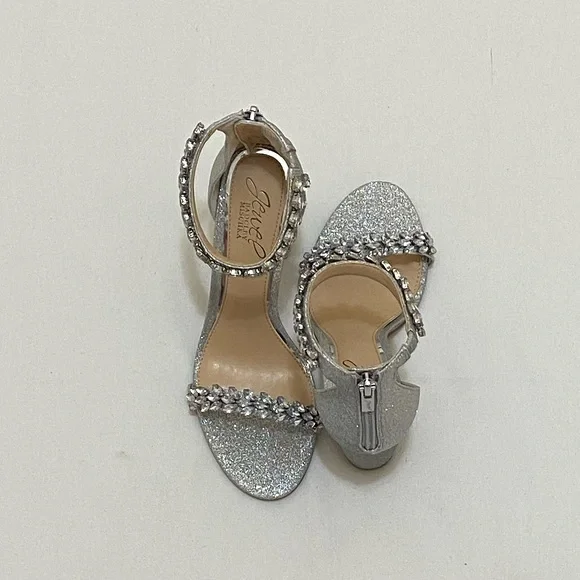 NWT Jewel Badgley Mischka Mayra Silver Ankle Strap Evening Shoes Size 6.5. - Picture 8 of 13